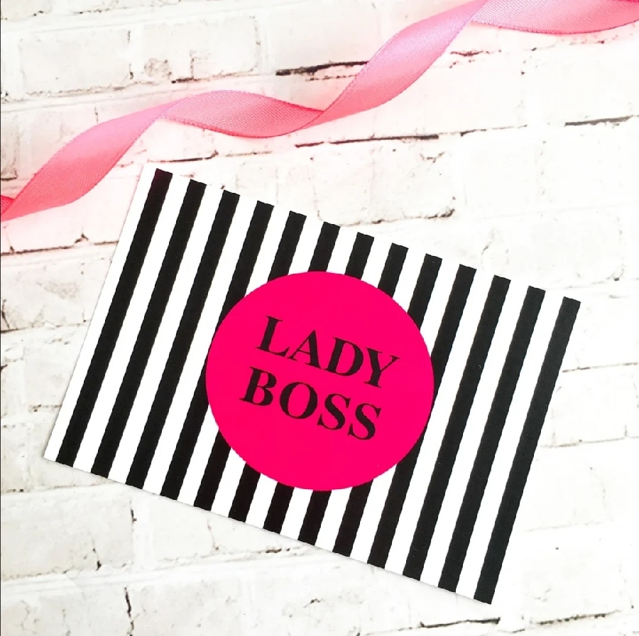 картинка Открытка "LADY BOSS" от магазина Dreambox