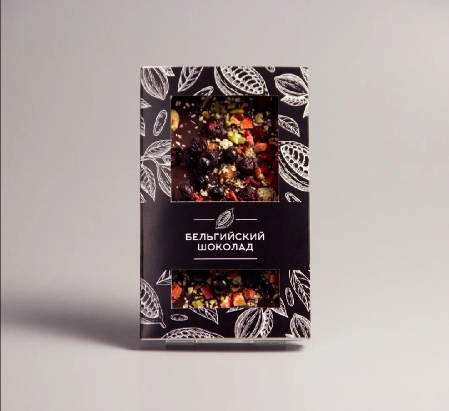 картинка Бельгийский темный шоколад с клубникой, смородиной, фисташками и арахисом в кунжуте от магазина Dreambox